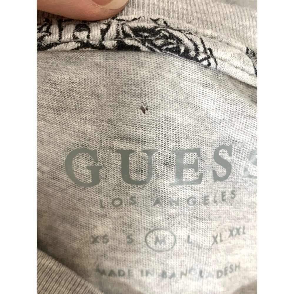 Guess‎ Graphic T-Shirt Mens Medium Gray Skull Roses V-Neck - Picture 7 of 9